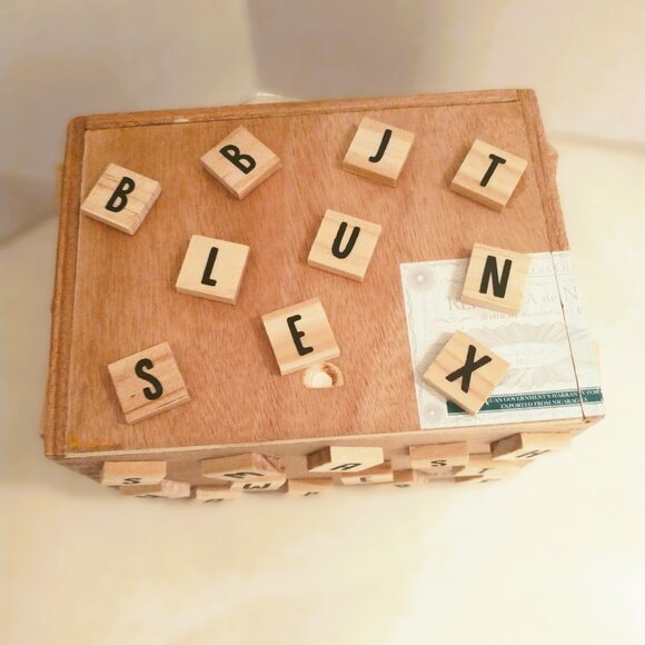 Suenos de Saundra Upcycled, NUB Cigar Box, Decor/ Storage - Picture 4 of 8